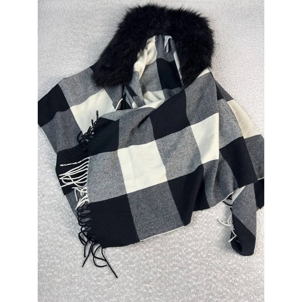 J Crew Shawl Wrap Womens One Size Black Plaid Faux Fur‎ Trim Fringe Winter